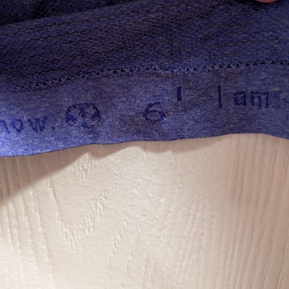 Lululemon 1/2 Zip Swiftly - Picture 3 of 3